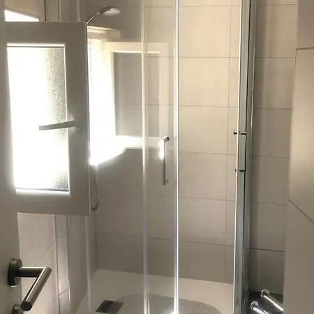 Elettra Gostinjska kuća 3*